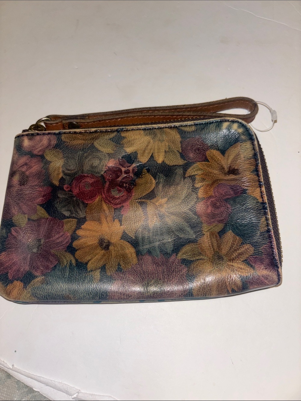 PATRICIA NASH MINI WRISTLET/CLUTCH MULTICOLORED FLORAL LEATHER DESIGN ZIP CLOSUR